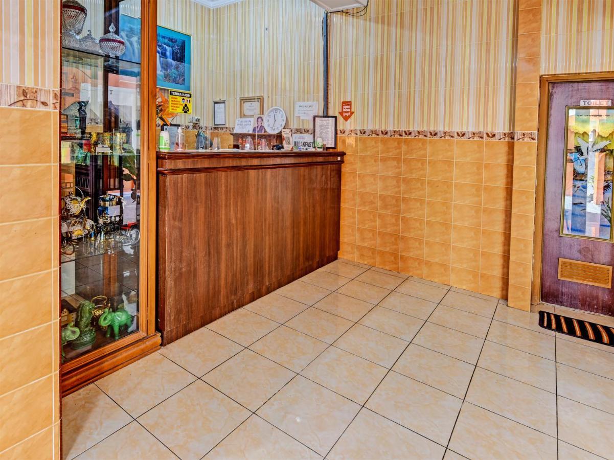 Collection O 91489 Hotel Tanjung Permata Cilacap Kültér fotó