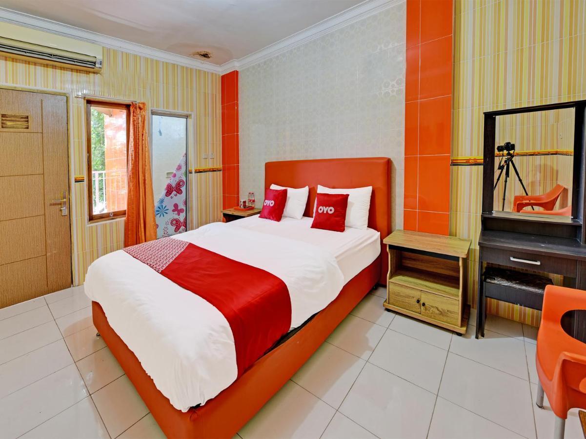 Collection O 91489 Hotel Tanjung Permata Cilacap Kültér fotó