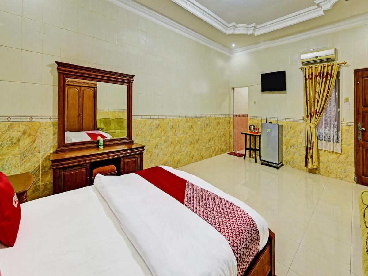Collection O 91489 Hotel Tanjung Permata Cilacap Kültér fotó