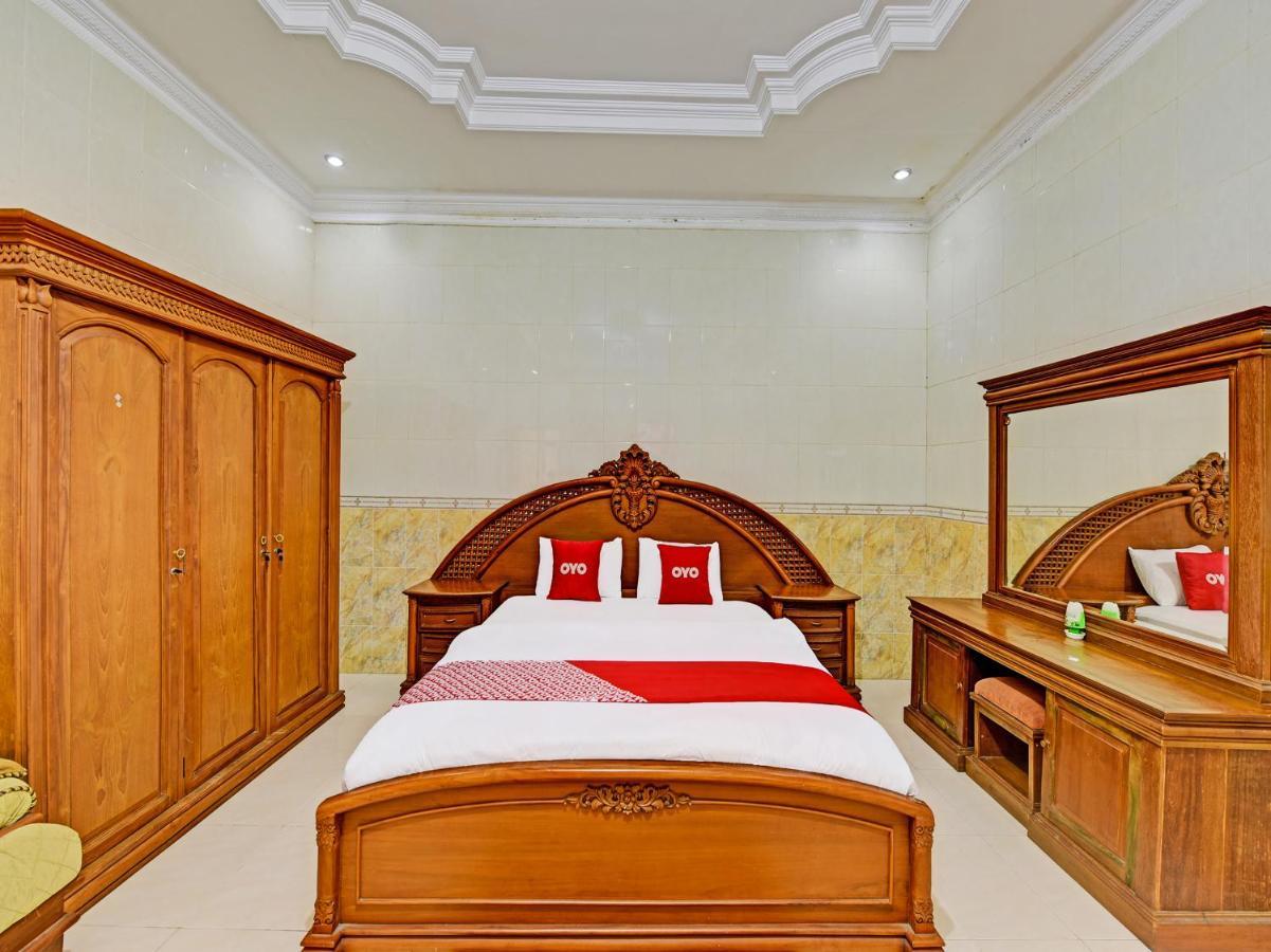 Collection O 91489 Hotel Tanjung Permata Cilacap Kültér fotó