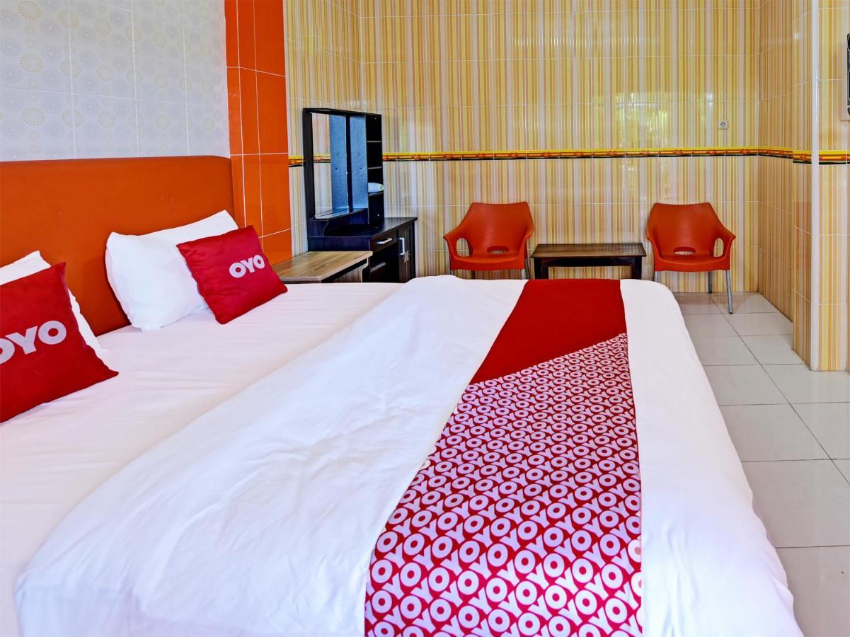 Collection O 91489 Hotel Tanjung Permata Cilacap Kültér fotó